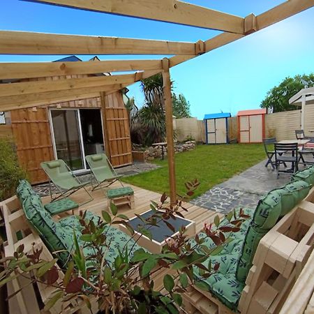 Dans Une Maison Familiale Avec Jardin A 800M De La Plage Bréville-sur-Mer Esterno foto